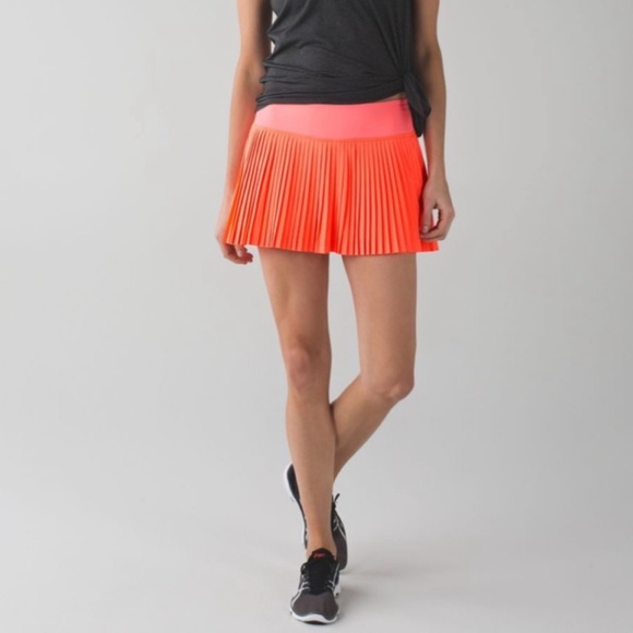 Lululemon Pleat to Street Skirt II in "Grapefruit" Neon Size 8 - Picture 1 of 14